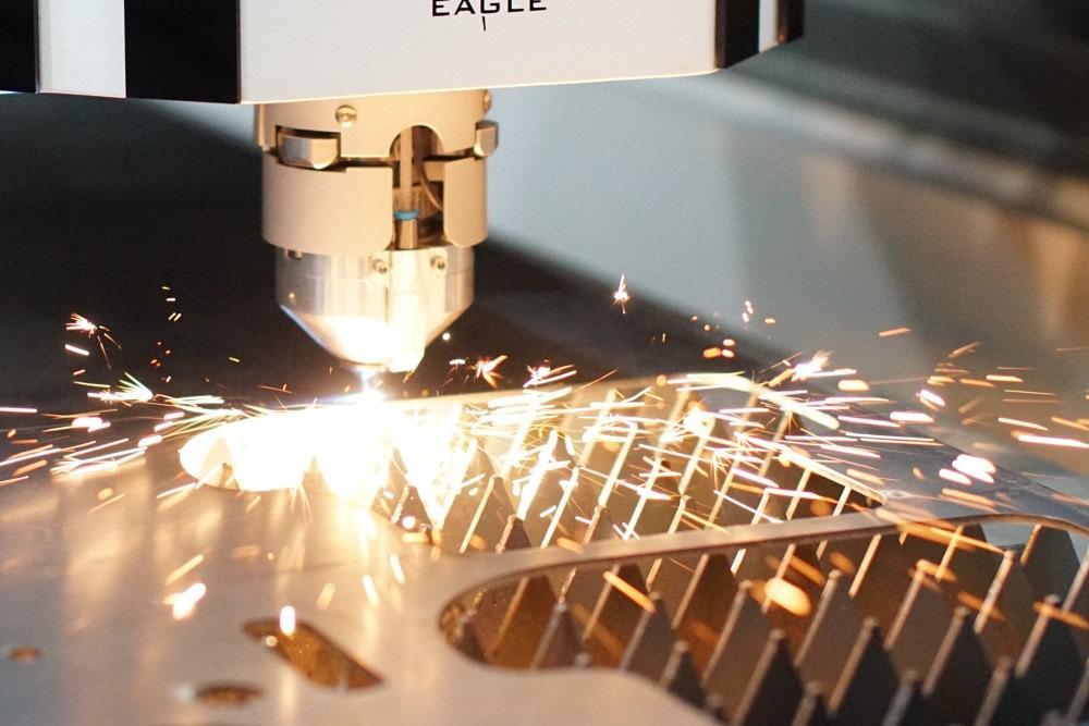 Lo que los láseres de fibra de alta potencia significan para un taller de  fabricación