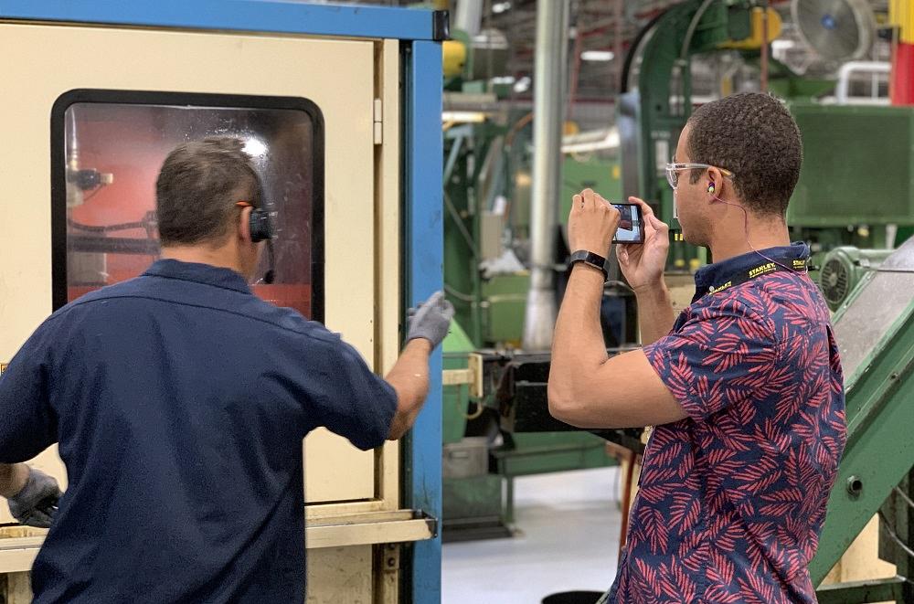 Video training using AI technology in a manufacturing setting