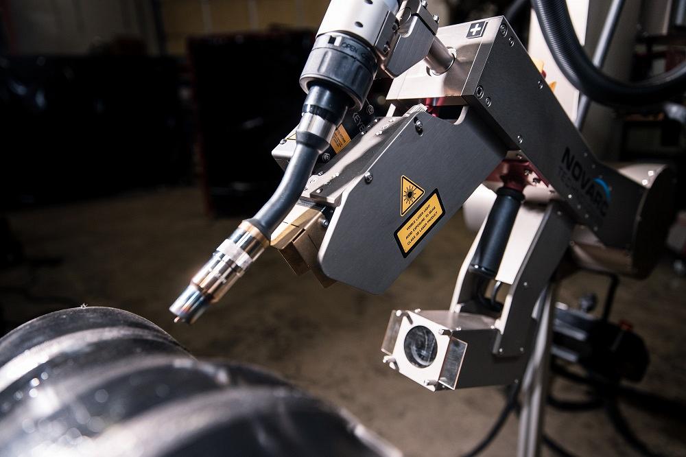 robotic welding operation 