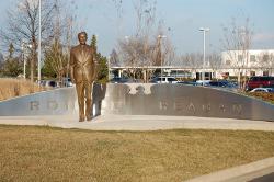 AMECO USA creates backdrop for the Ronald Reagan statue in Washington, D.C. - TheFabricator.com