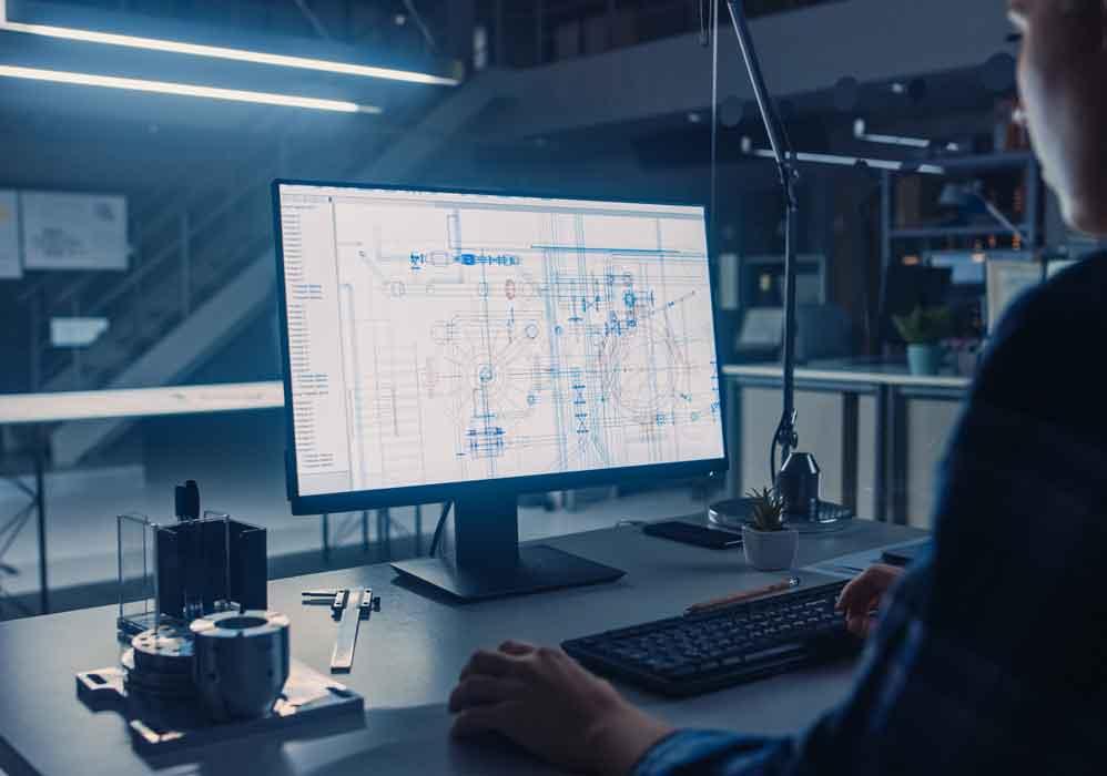 Kỹ sư CAD / CAM thiết kế một phần