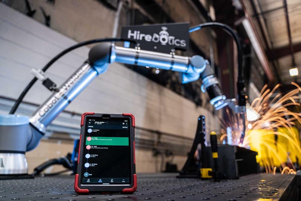 Cobot welding system integrates GMAW/FCAW power source