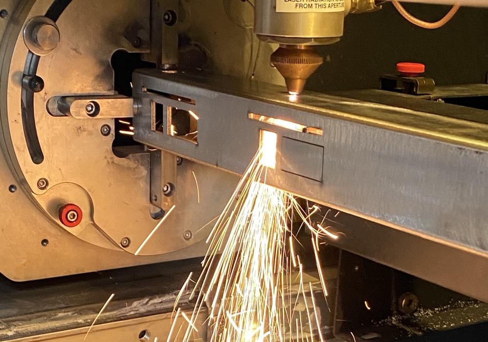 Laser cutting tube 