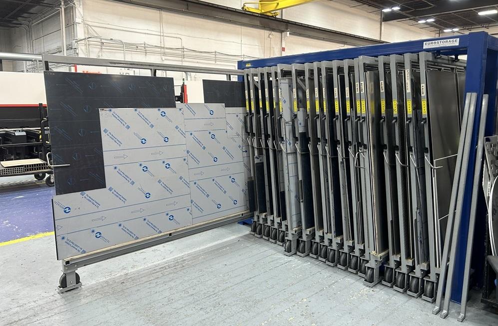 Dynamic scheduling in very high-mix metal manufacturing