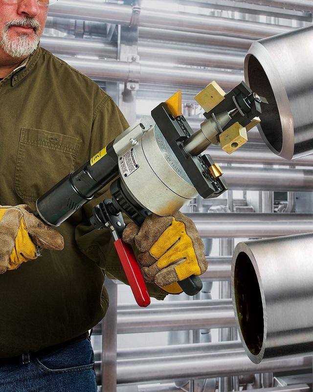 Epling Tool Esco Mini-MILLHOG pipe beveling tool is self-centering, chatter-free