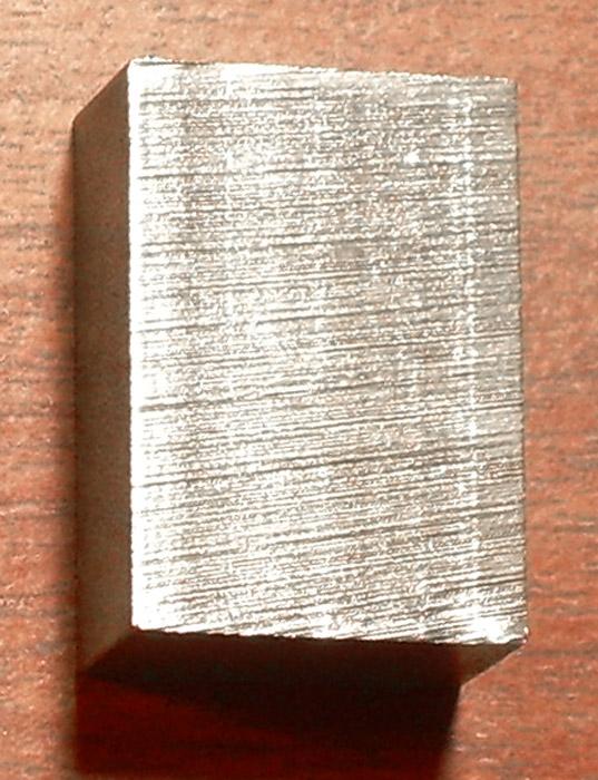 imagen de un corte homogéneo con sierra de cinta