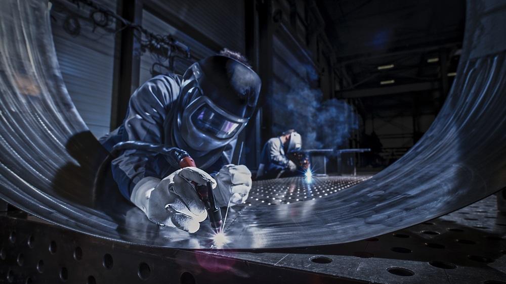 How advancements in welding helmet technology help keep jobs moving