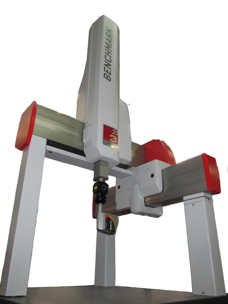 Hybrid CMM equipped with laser line scanner, touch probe