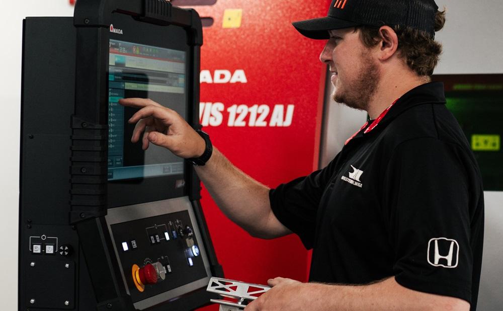 IndyCar sponsorship gives fabrication industry exposure on a grand 