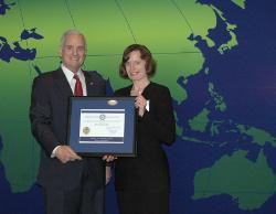 Jet Edge receives Governor's International Trade Award - TheFabricator.com