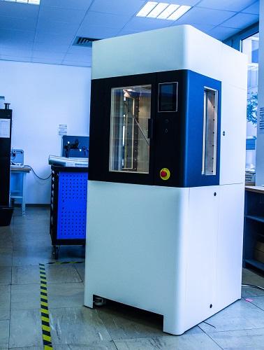 Kumovis R1 3D production printer offers clean-room integration