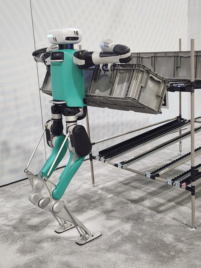 Modex Robots Material handling automation moves forward at MODEX