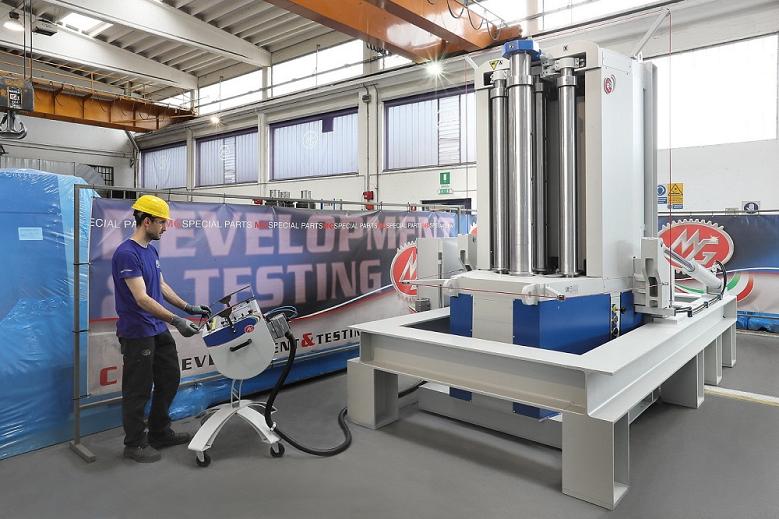 MG’s M 1512 R/SV plate bending machine works horizontally and vertically
