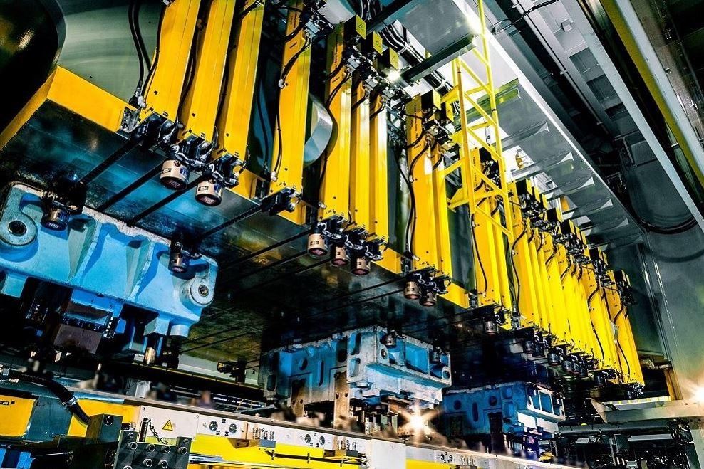 Model TRA traveling clamp from Pascal designed for light weight