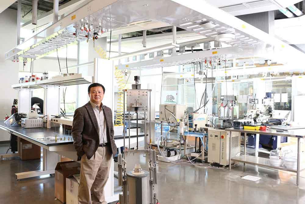 Xiaochun Li in the lab