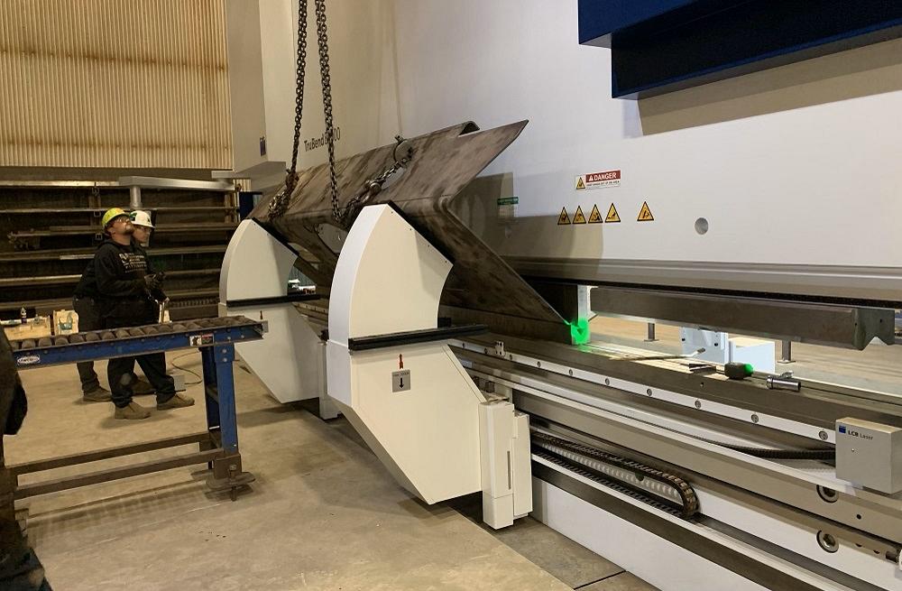 Operating a new heavy-duty press brake