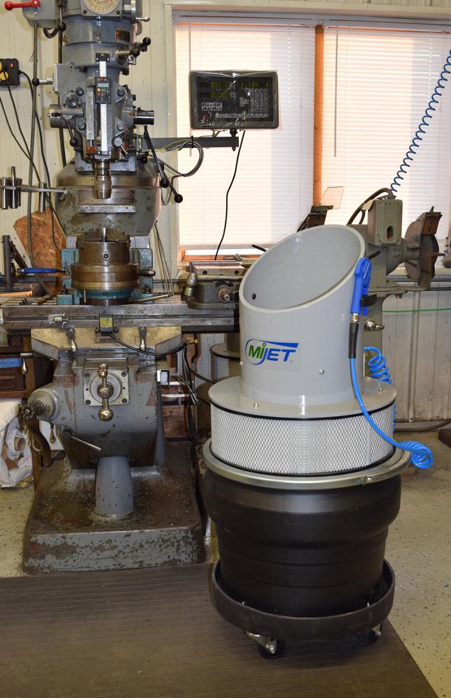 Parts cleaning/collection unit handles larger parts