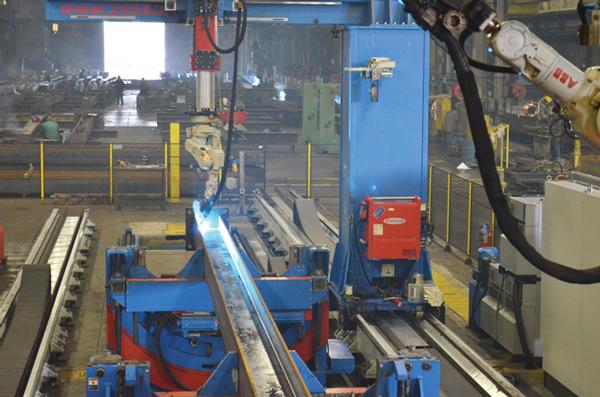 Preparándose  para la  llegada de los  robots  en un taller de  acero estructural