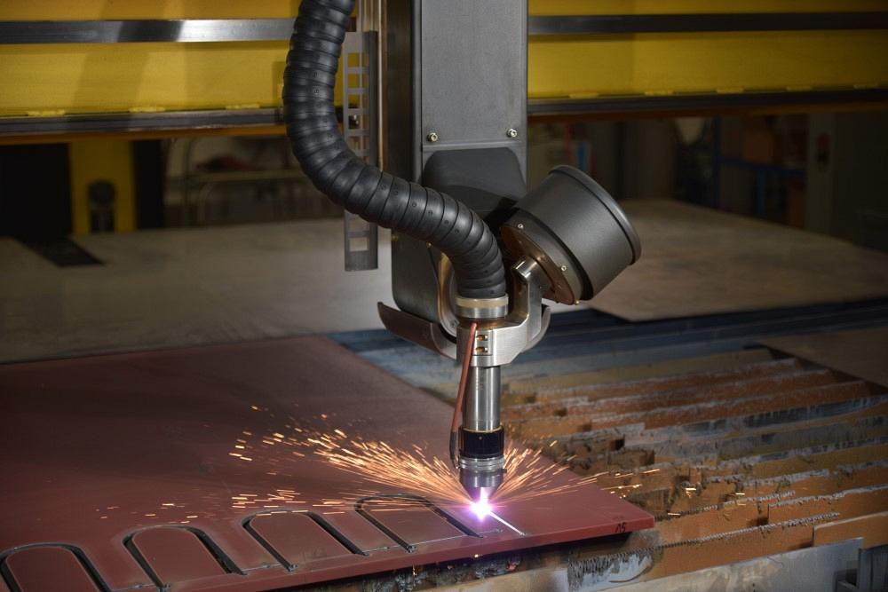 A beveling cutting head allows a fabricator to plasma-cut at higher amperage and minimize the resulting bevel angle on the cut edge.