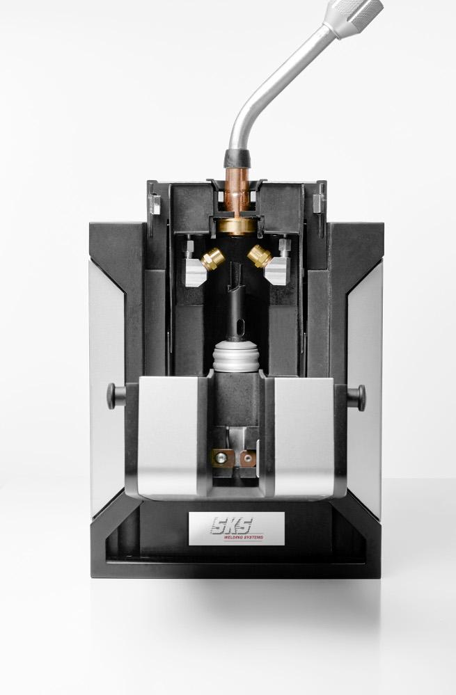 Torch cleaning is electrically powered