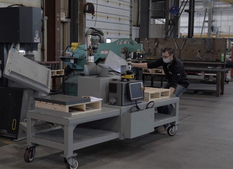 Siouxland Fabricating installed its cobot on a mobile platform