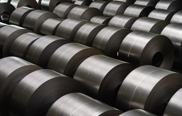 Yearlong slide in steel prices continue